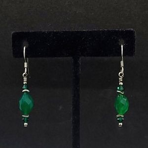 Silver emerald green crystal bead earrings 💚